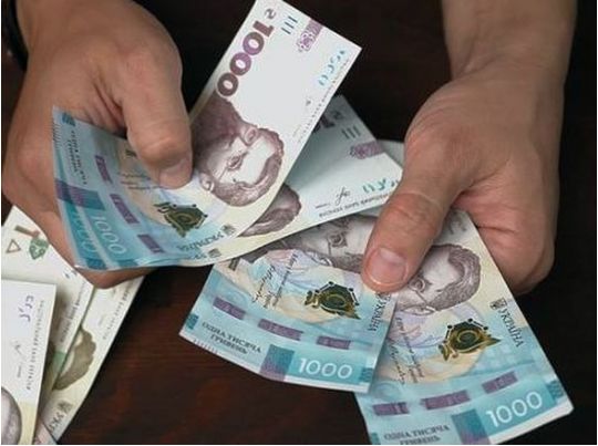Уряд затвердив зміни про виплату 2 тисяч та 3 тисяч грн: як отримати гроші