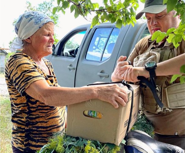 «Зі складу — й одразу в Бахмут»: як благодійники з фонду допомагають військовим та цивільним