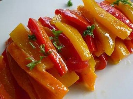 Маринований перець з медом на зиму: відмінна холодна закуска до столу в зимові будні та свята