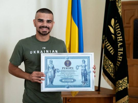 «Поки навчаюсь в аспірантурі, але, якщо треба буде, піду на фронт»: 24-річний українець отримав 5 вищих освіт, встановивши рекорд країни