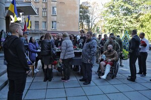 В Одессе простились с погибшим разведчиком (фото)