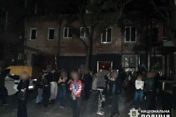 Одесситы устроили веселье в клубе на Канатной во время комендантского часа