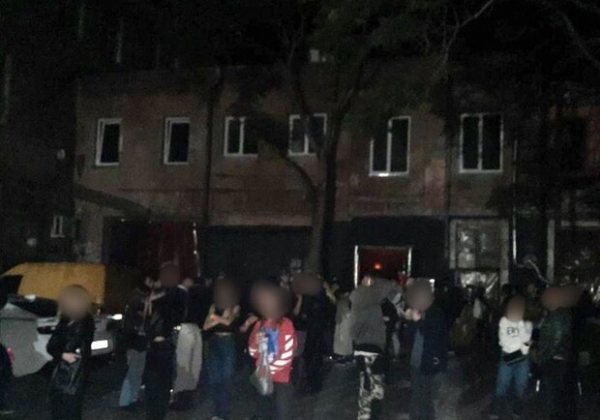 Одесситы устроили веселье в клубе на Канатной во время комендантского часа