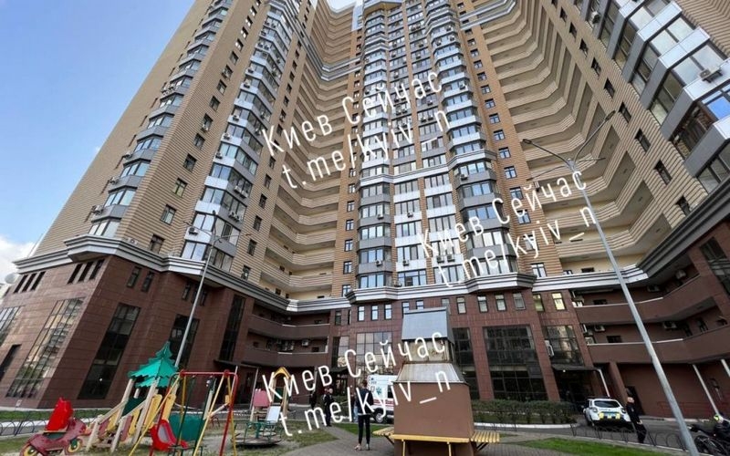 «Дочці у вайбер він писав, що «нікому ми в цьому світі не потрібні»: що відомо про підліткові суїциди, що трапилися в Києві