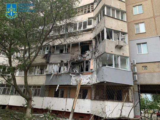 Херсон зазнав потужного нічного обстрілу: багато поранених та руйнувань (фото)