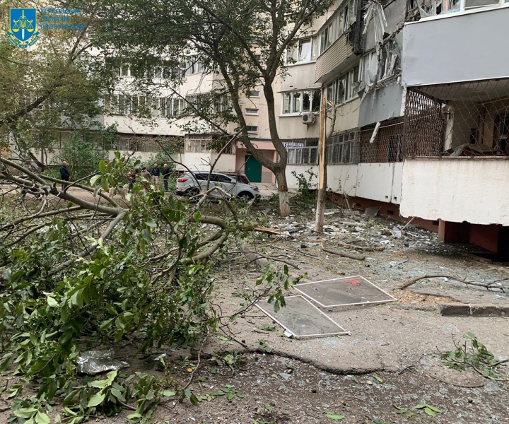 Херсон зазнав потужного нічного обстрілу: багато поранених та руйнувань (фото)