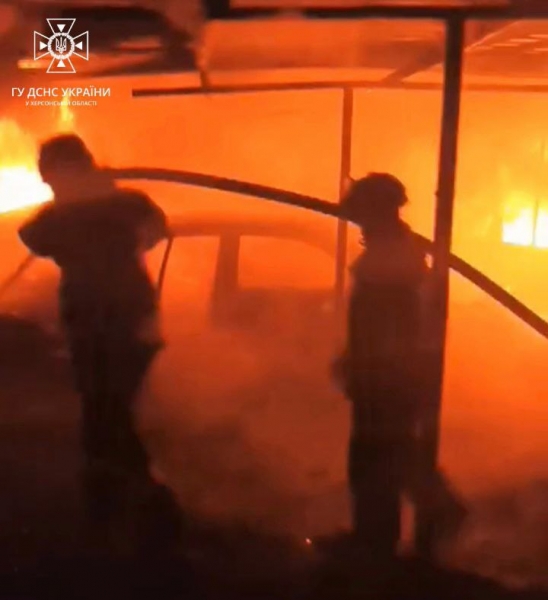 Херсон зазнав потужного нічного обстрілу: багато поранених та руйнувань (фото)