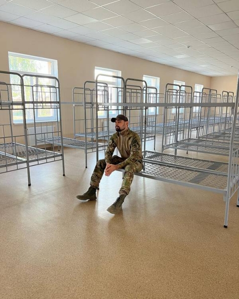 «Кондратюк забирає мою військову зарплату»: Козловський вперше розповів, скільки ще винен колишньому продюсерові