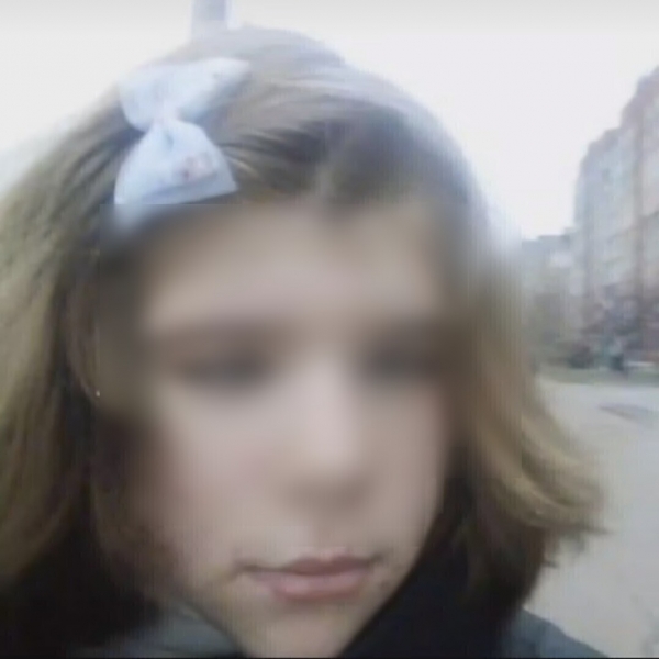 «Може, Аня з мамою зможуть налагодити стосунки, якщо житимуть порізно»: суд відібрав 12-річну дочку у 78-річної Валентини Підвербної