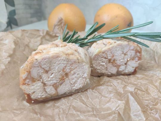 Печений рулет із курки: можна й тим, хто слідкує за вагою