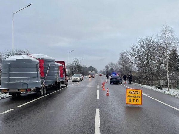«Після смерті доньки заявив, що Мілі повезло — вона потрапила до раю»: поліція розшукує водія, який збив школярку на Волині та втік за кордон
