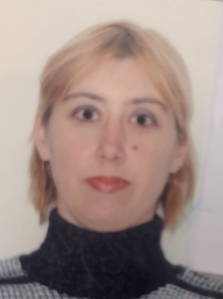 Світлана вийшла з дому у двір і розмовляла із сусідками: внаслідок прямого влучення снаряда у Херсоні на очах у сина загинула медсестра