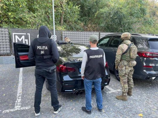 В Одесі затримали іноземця, який замовив вбивство власника київської стоматологічної клініки та його дружини (фото)