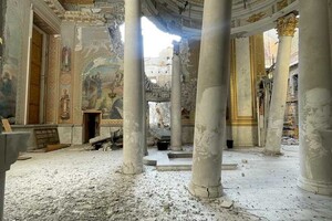 Спасо-Преображенский собор в Одессе подтопило дождем