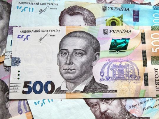 А обіцяли 40 тисяч гривень: Кабмін планує заморозити підвищення зарплат вчителям