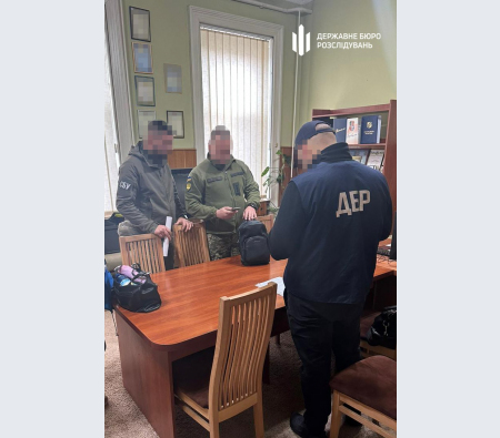 На ухилянтів працювали дев'ять військкоматів у Києві та області: ДБР розкрило унікальну схему обману (фото, відео)