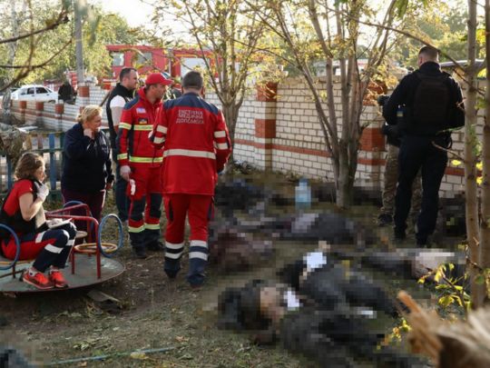 Навіть після пережитого не всі у селі розірвали зв’язок з рф: мешканка Харківщини втратила чотирьох найдорожчих людей під час ракетного удару