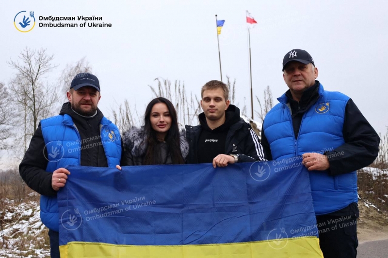 В Україну вдалося повернути насильно вивезеного до росії Богдана Єрмохіна, який просив допомоги у Зеленського (фото, відео)
