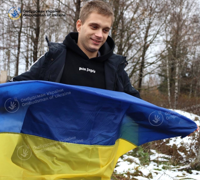 В Україну вдалося повернути насильно вивезеного до росії Богдана Єрмохіна, який просив допомоги у Зеленського (фото, відео)