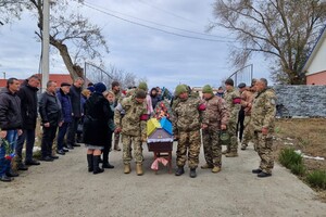 Погиб за несколько дней до 32-летия: в Одесской области простились с военным Эдуардом Пельтеком