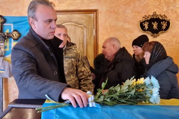 Погиб за несколько дней до 32-летия: в Одесской области простились с военным Эдуардом Пельтеком