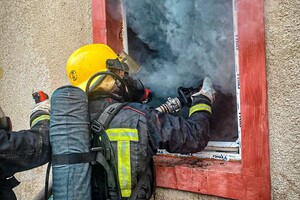В Одесской области горели жилой дом и аптека: пожарные спасли двух младенцев