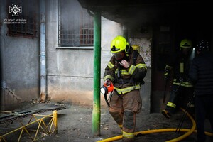 На Семинарской тушили пожар в многоэтажке
