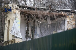 В центре Одессы сносят дом, пострадавший во время ракетного удара