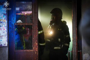 На Семинарской тушили пожар в многоэтажке
