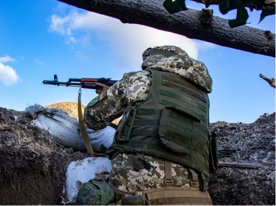 Бійці ЗСУ знищили за добу 930 окупантів, 14 танків та 13 бронемашин, — Генштаб