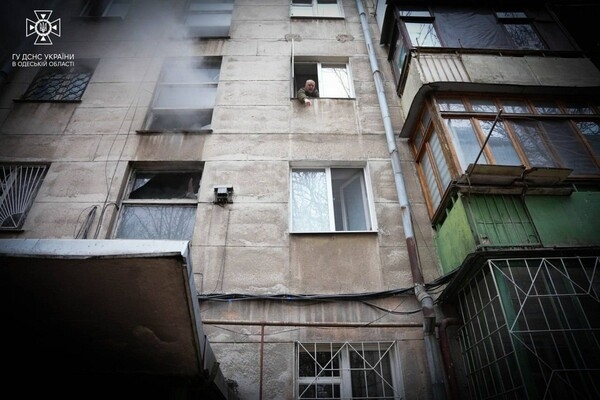 На Семинарской тушили пожар в многоэтажке