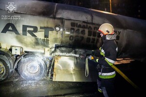 В Одессе горел и мог взорваться газовоз: подробности
