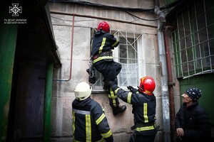 На Семинарской тушили пожар в многоэтажке