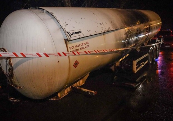 В Одессе горел и мог взорваться газовоз: подробности