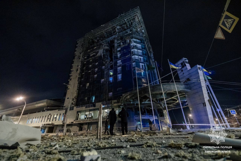 Харків під вогнем: після ракетного обстрілу окупанти вдарили по центру міста дронами (фото, відео)