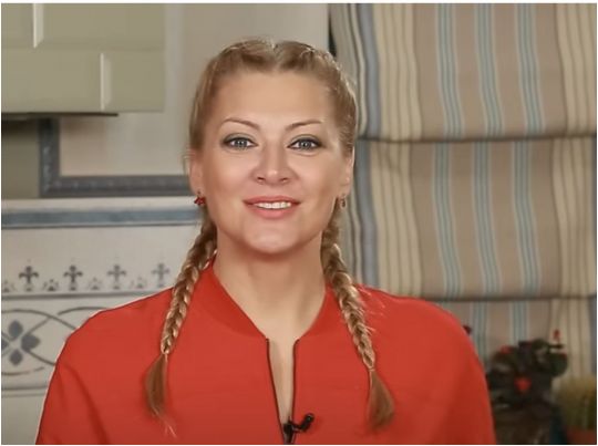 Свинячі реберця у томатному соусі від Тетяни Литвинової: готуються дуже просто, смакують на всі 100
