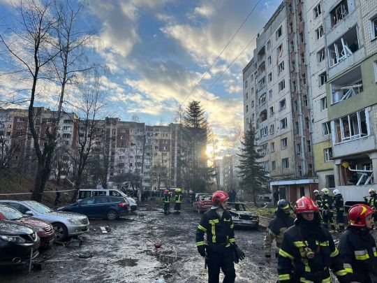 У Львові під ракетний удар потрапили три школи, дитсадок та житлові будинки (фото, відео)