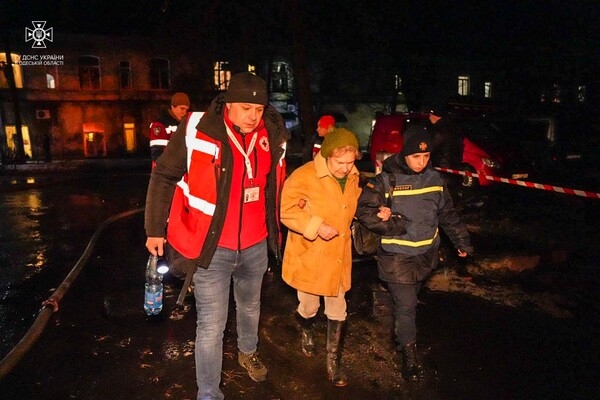 Ночная атака "шахедами" в Одессе: есть попадание в жилой дом, есть пострадавшие (обновлено)