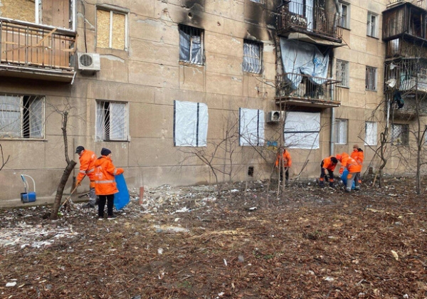 Закрыли более двух сотен окон пленкой: как в Одессе ликвидируют последствия недавней атаки дронов
