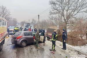 В Одесской области легковушка столкнулась с рейсовым автобусом (обновлено)