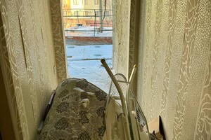 Дом на улице Средней, попавший под российский обстрел, может обрушиться