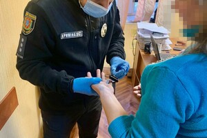 На Фонтанской дороге женщина ножом порезала двух коллег