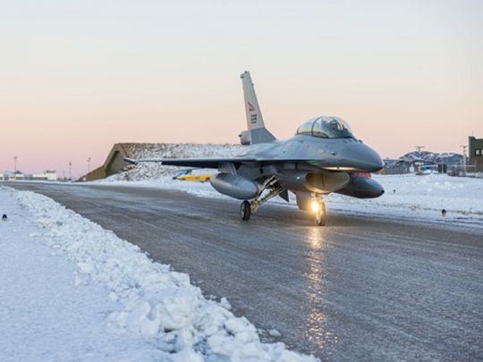 Данія відклала передачу довгоочікуваних F-16 Україні: названо причину