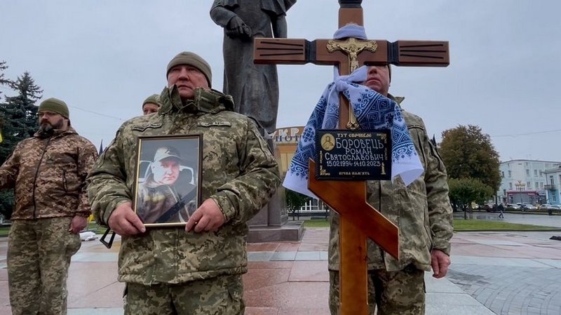Два роки тому Роман поховав 20-річну вагітну дружину: в бою загинув захисник, який після подвійної трагедії пішов на фронт добровольцем