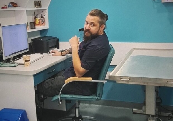 Одесский ветеринар, который потерял на войне две ноги, вернулся на работу 