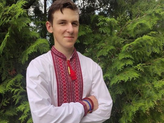 «Мене притиснули прикладом до стіни і спитали, де вітчим, який служить у ЗСУ»: підліток після деокупації купив машину для українських бійців