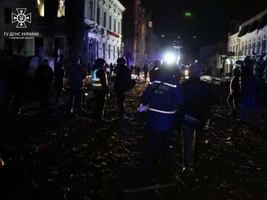 «Намагаються залякати цивільне населення»: увечері 23 січня окупанти завдали третього за добу ракетного удару по Харкову (фото, відео)