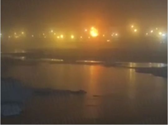 Нова пожежа в росії: в ленінградській області лунали вибухи, а наразі горить газовий термінал