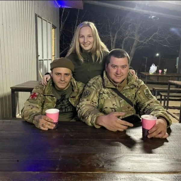 «Шолом розколовся навпіл, але врятував життя сина»: досі не повернувся жоден полонений з в’язниці, де окупанти тримають морпіха Дмитра Селютіна