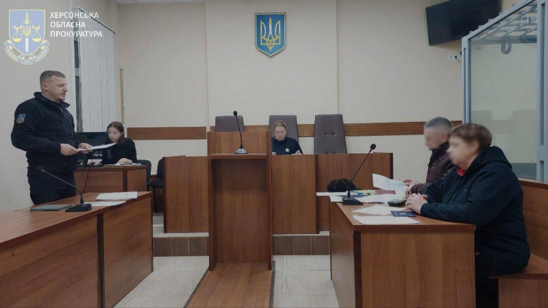 Віддала окупантам машини швидкої допомоги для викрадення дітей: колаборантку з Херсона спіймали на кордоні з Польщею (фото)